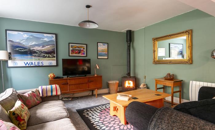 Snowdonia holiday cottage with woodburner
